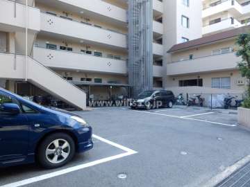 敷地内駐車場（屋外平面式）