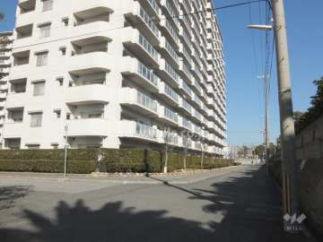 敷地南東側の前面道路