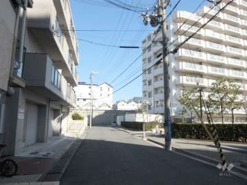 敷地北西側の前面道路