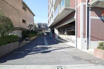 駐車場の出入り口