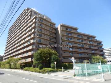 シップス本山の外観（東側から）