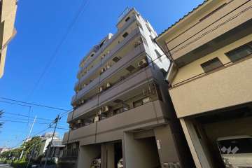 ナイスアーバンお花茶屋駅前通りの外観（西南側から）