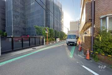 敷地北側の前面道路