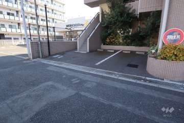 駐車場の出入り口
