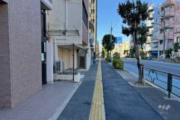 敷地北東側の前面道路　