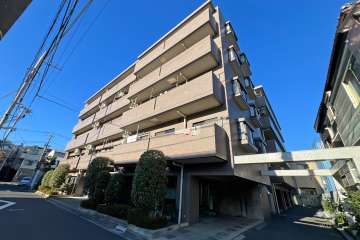 ジェイパーク四つ木の外観（南側から）