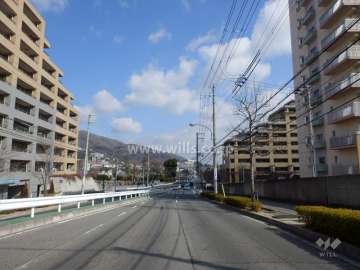 敷地南側の前面道路（山手幹線）