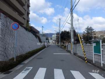 敷地東側の前面道路