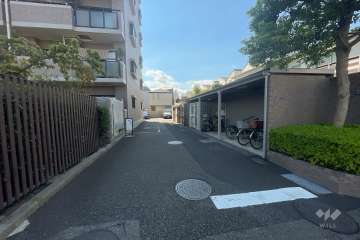 駐車場の出入り口