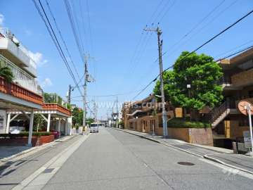 敷地北側の前面道路