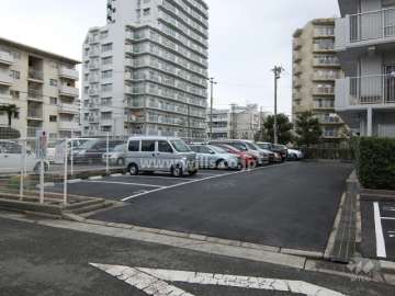 敷地内駐車場（屋外平面式）