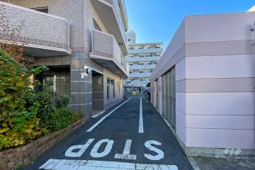 駐車場の出入り口