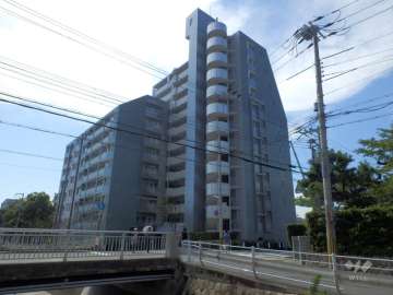 本山センチュリーマンションの外観（北東側から）