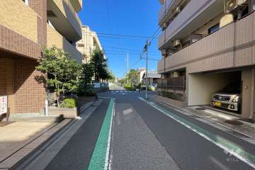 敷地東側の前面道路