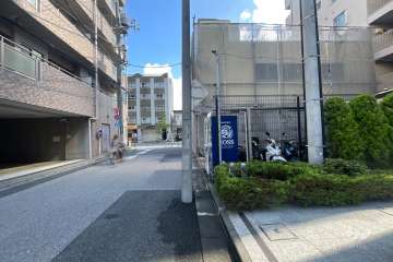 敷地北西側の前面道路