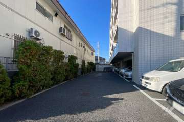 敷地内駐車場（屋外平面式・屋内平面式）