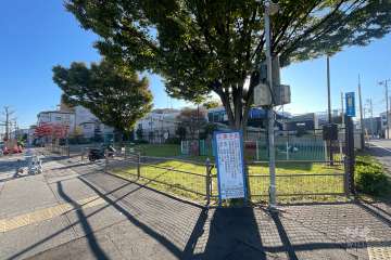 敷地に隣接した柴又二丁目公園