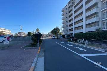 敷地北側の前面道路