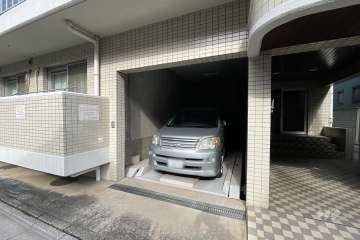 敷地内駐車場（屋内機械式）