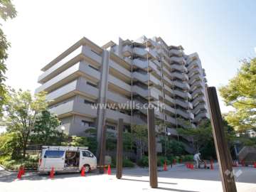 コスモシティ住吉川公園Ｃ棟の外観（北東側から）