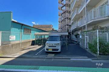 敷地内駐車場（屋外平面式）