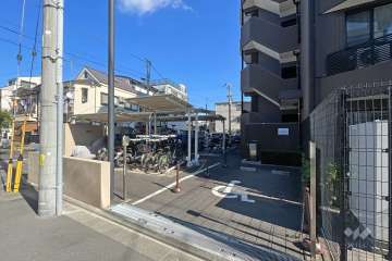 駐輪場（屋根付き）