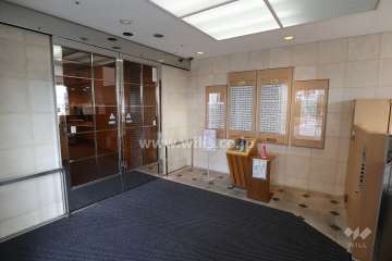 甲南介護老人保健施設へ渡る廊下（マンション直結）