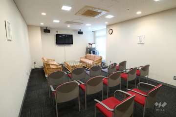 RICイーストコート11番街1番館の外観（南西側から）