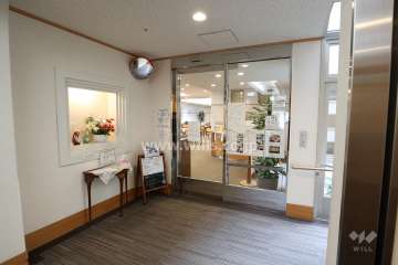 RICイーストコート11番街1番館の外観（北東側から）