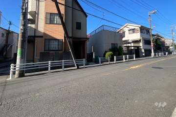 敷南西側前面道路（南東側から）