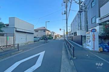 敷地北西側の前面道路