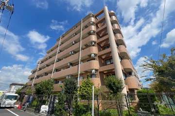 ライオンズマンション東新小岩の外観（南西側から）