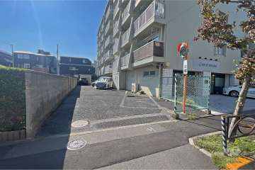 駐車場の出入り口