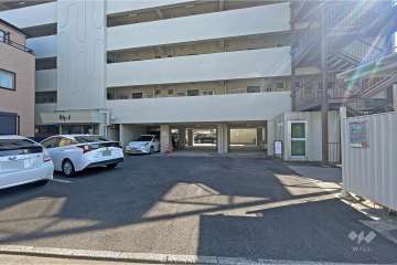 敷地内駐車場（屋内・屋外平面式）