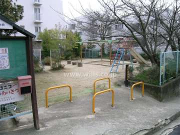 敷地の東側には公園があります。