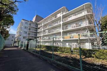 日商岩井金町マンションの外観（南東側から）