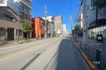 敷地南側の前面道路