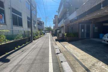 敷地南東側の前面道路