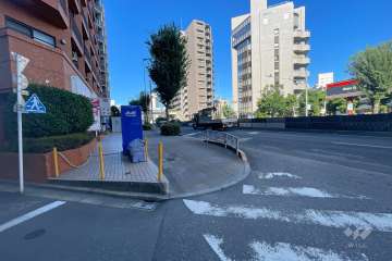 敷地南東側の前面道路　