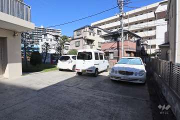 敷地内駐車場(屋外平面式)