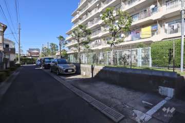 敷地内駐車場(屋外平面式)　　
