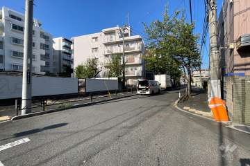 敷地北側の前面道路　