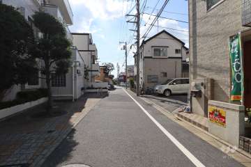 敷地北西側の前面道路　
