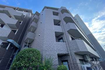 ドラゴンマンション金町壱番館の外観（南西側から）　　
