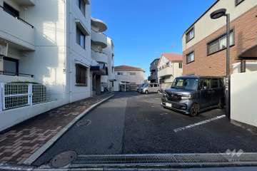 駐車場の出入り口・敷地内駐車場（屋外平面式）