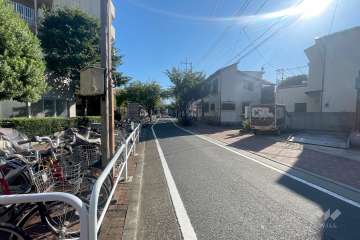 敷地北西側の前面道路　