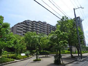モンセーヌ住吉川公園1番館の外観（北東側から）