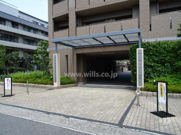 駐車場出入り口