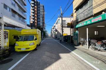 敷地北側の前面道路　