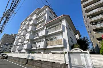 白亜館ダイヤモンドマンションの外観（北東側から）
